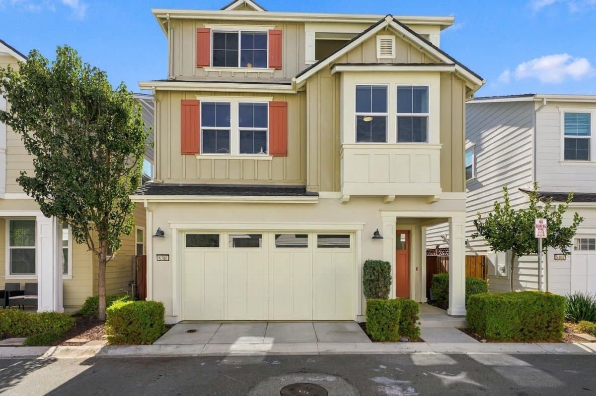 8380 Peninsula Way - Photo 1