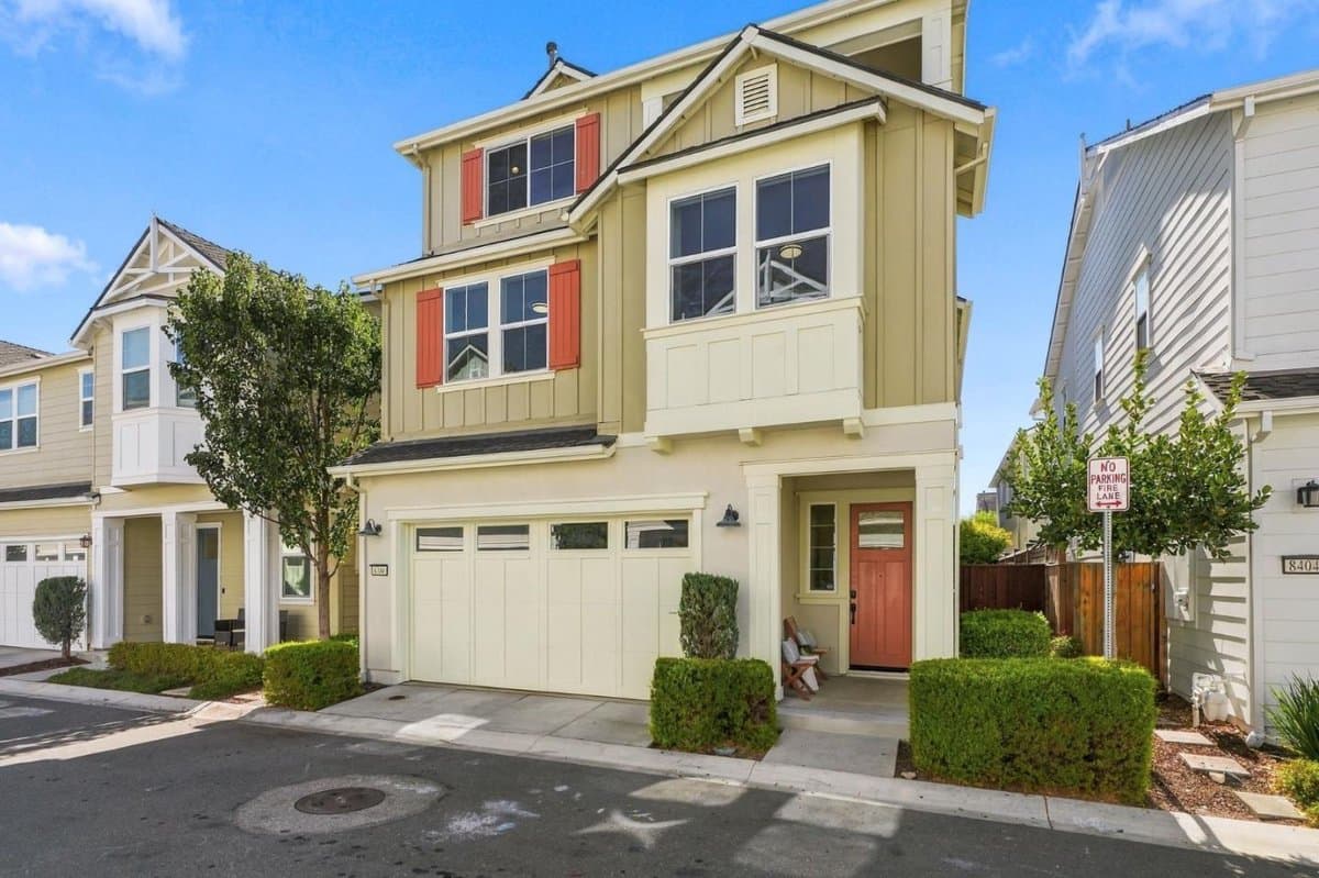 8380 Peninsula Way - Photo 2
