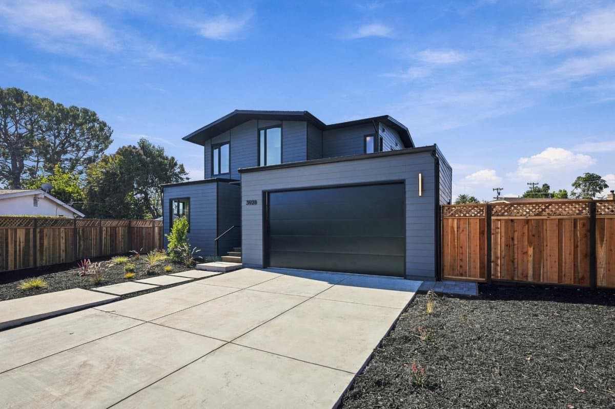 3928 Caxton Court - Photo 2