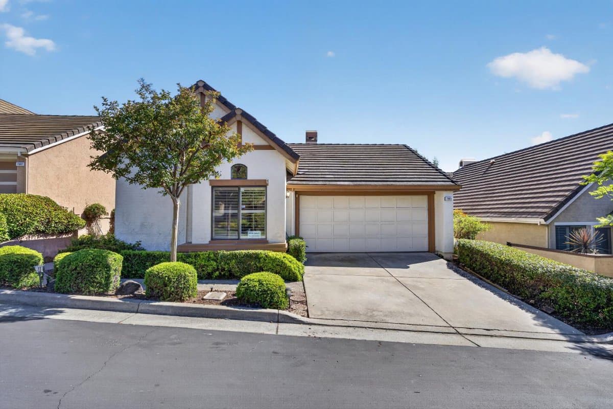 7901 Caledonia Drive - Photo 2