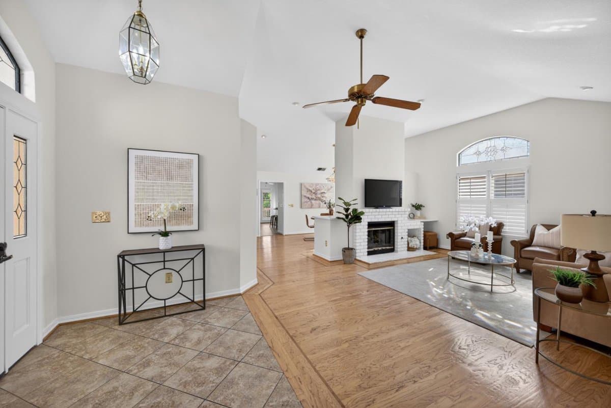 7901 Caledonia Drive - Photo 4