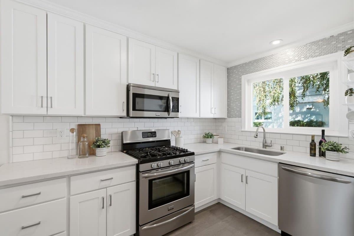 445 Oak Avenue - Photo 5