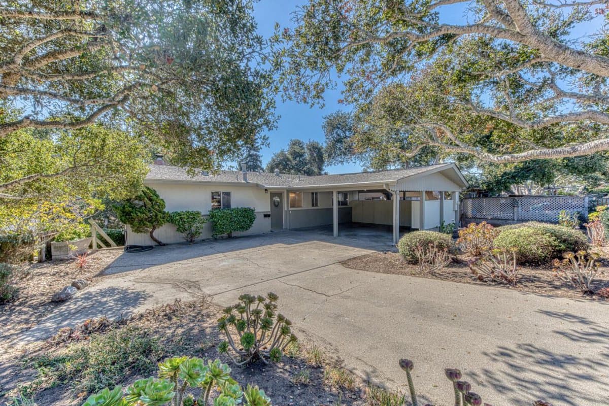 32 Carlton Drive - Photo 1