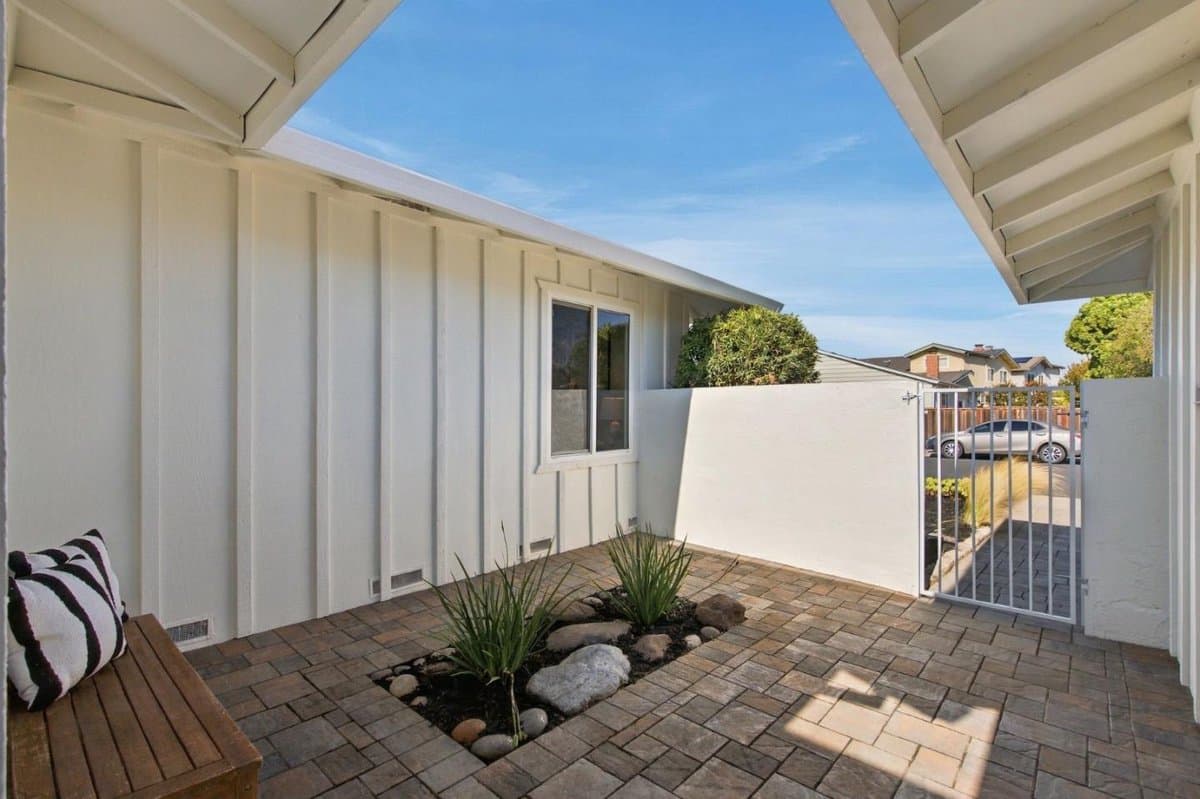 806 Chrysopolis Drive - Photo 5