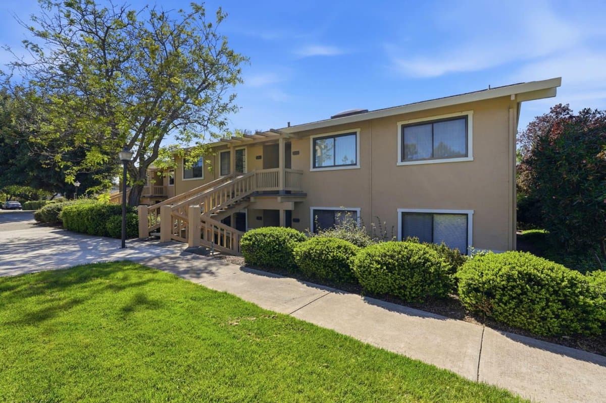 5054 Cribari Vale - Photo 2