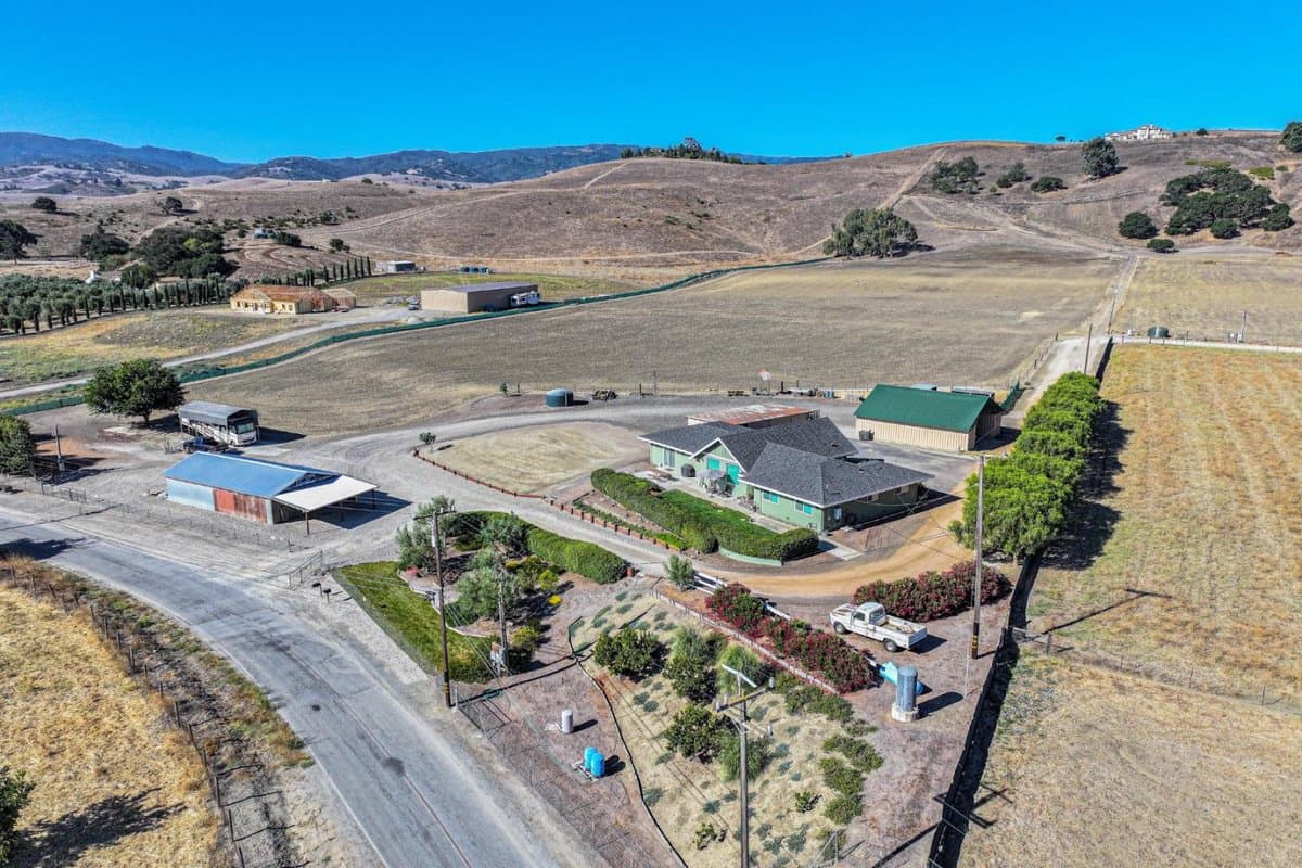 991 Riverside Road - Photo 2