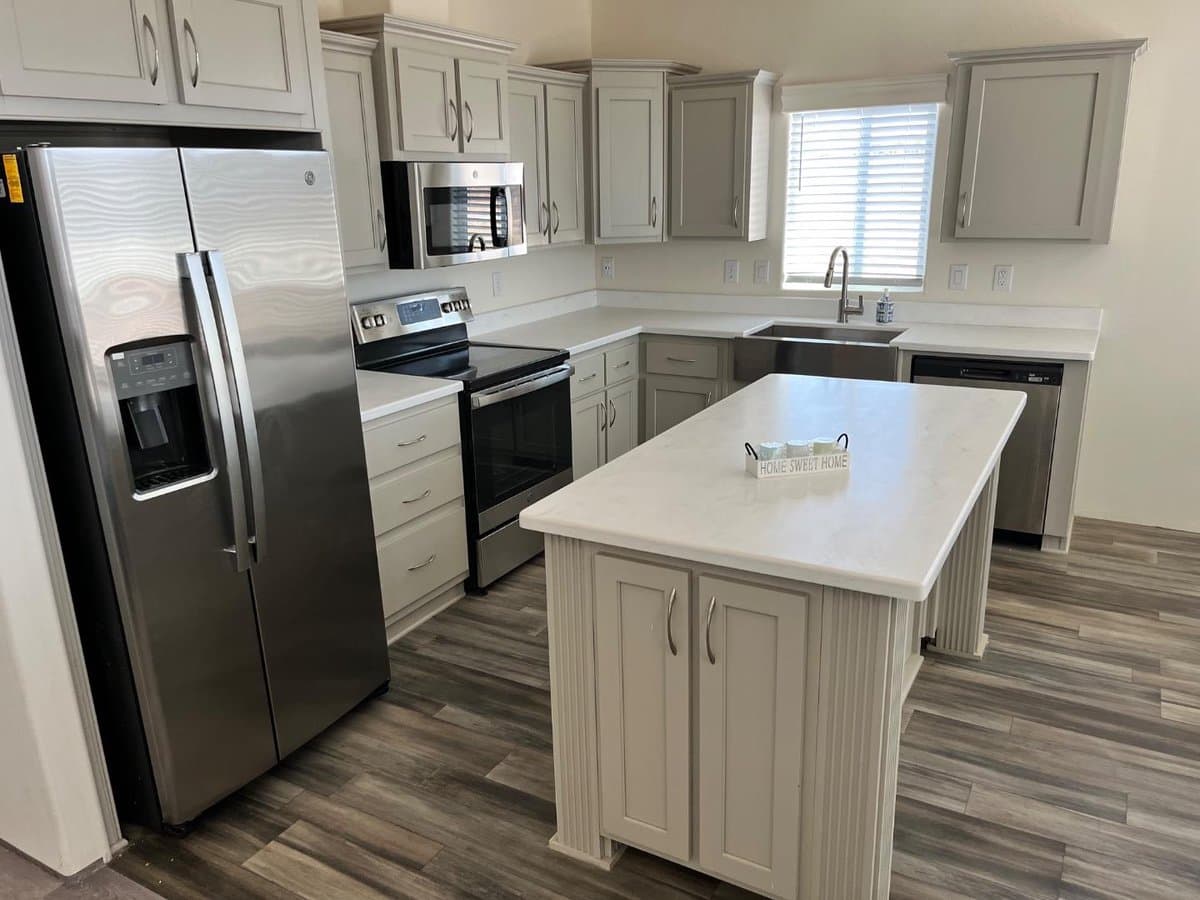 2055 Rucker Avenue - Photo 4
