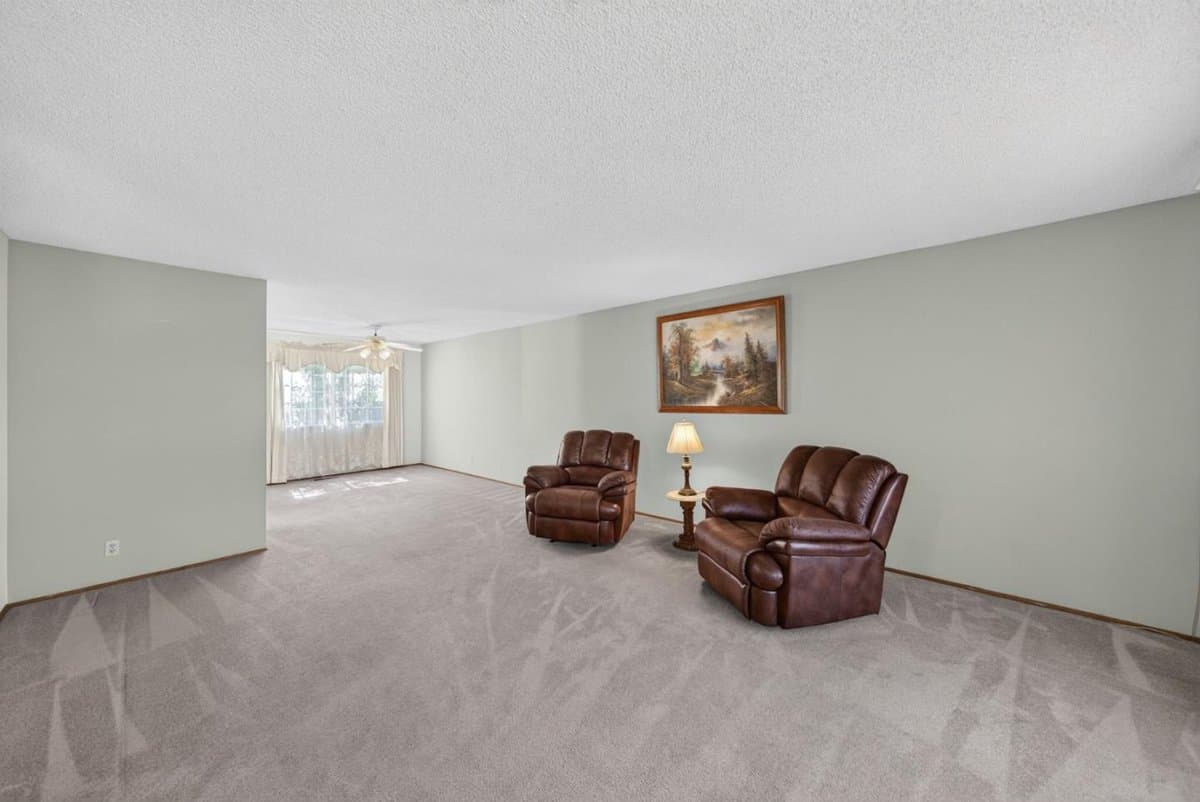 4048 Victoria Park Drive - Photo 4