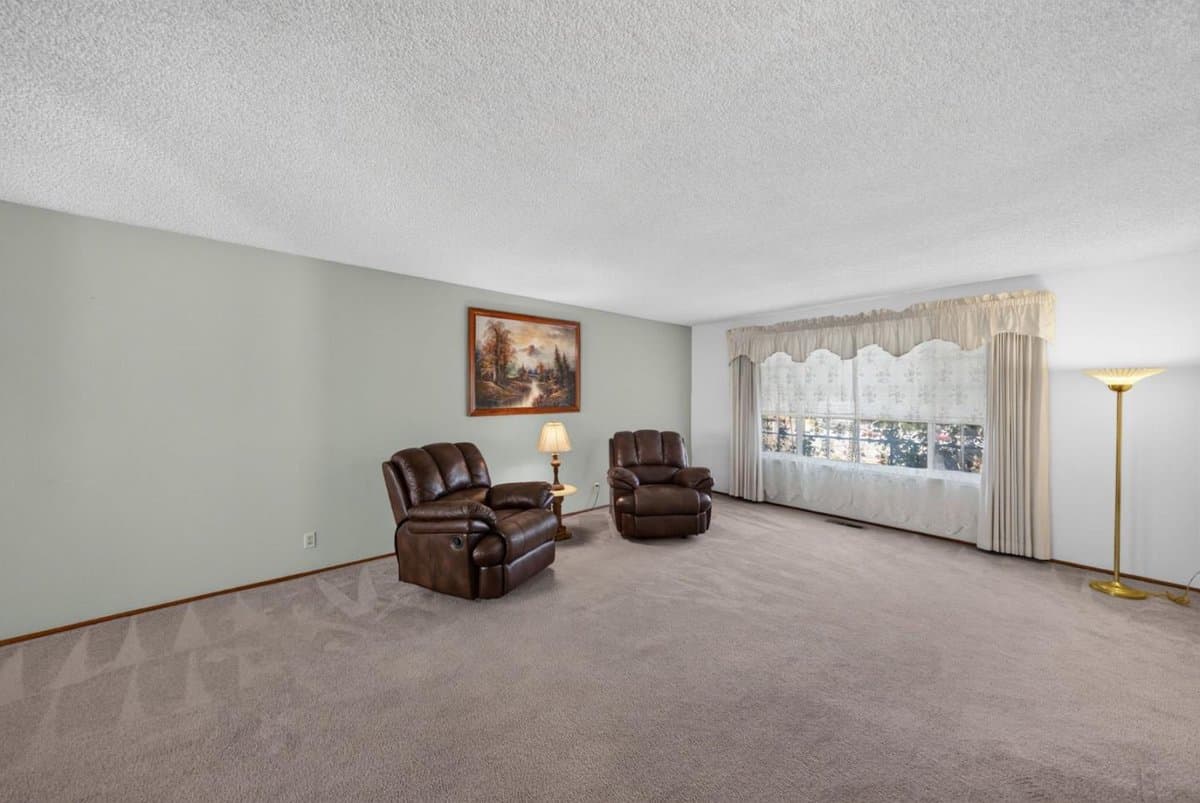 4048 Victoria Park Drive - Photo 5
