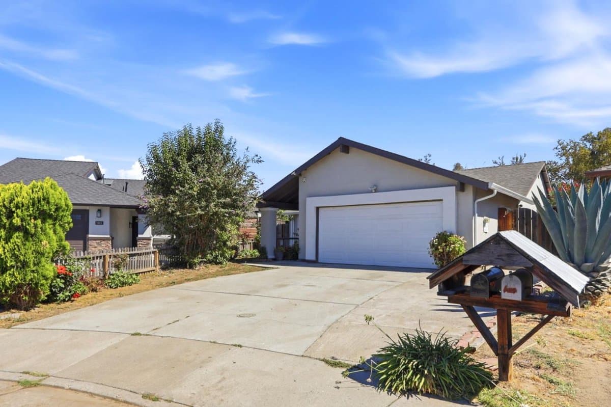 1051 Marianelli Court - Photo 3