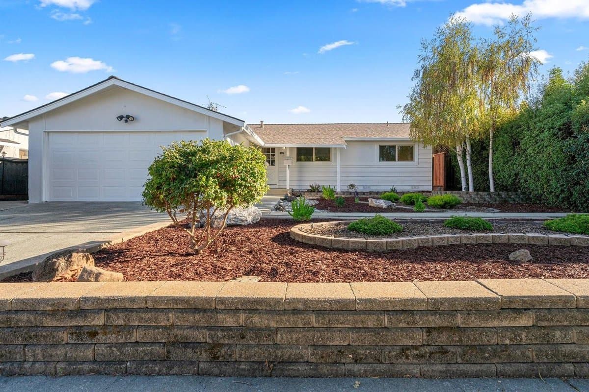 4770 London Drive - Photo 2