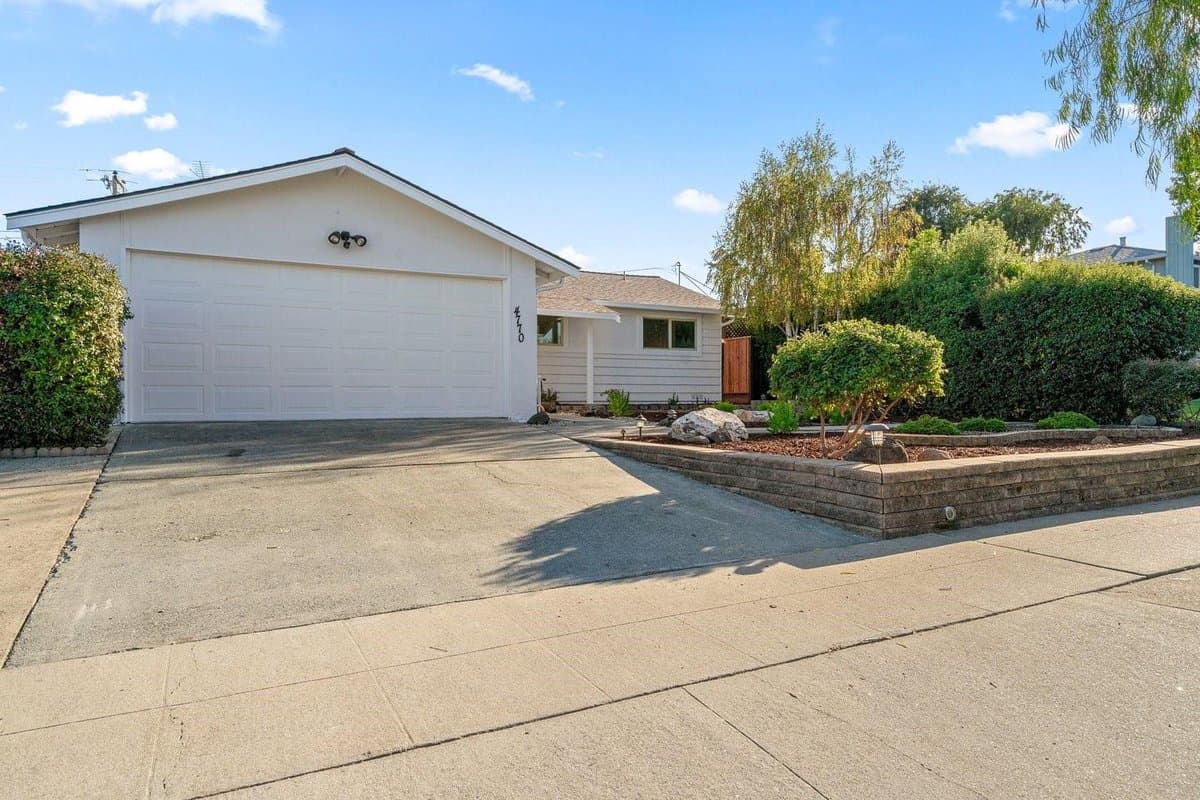 4770 London Drive - Photo 3