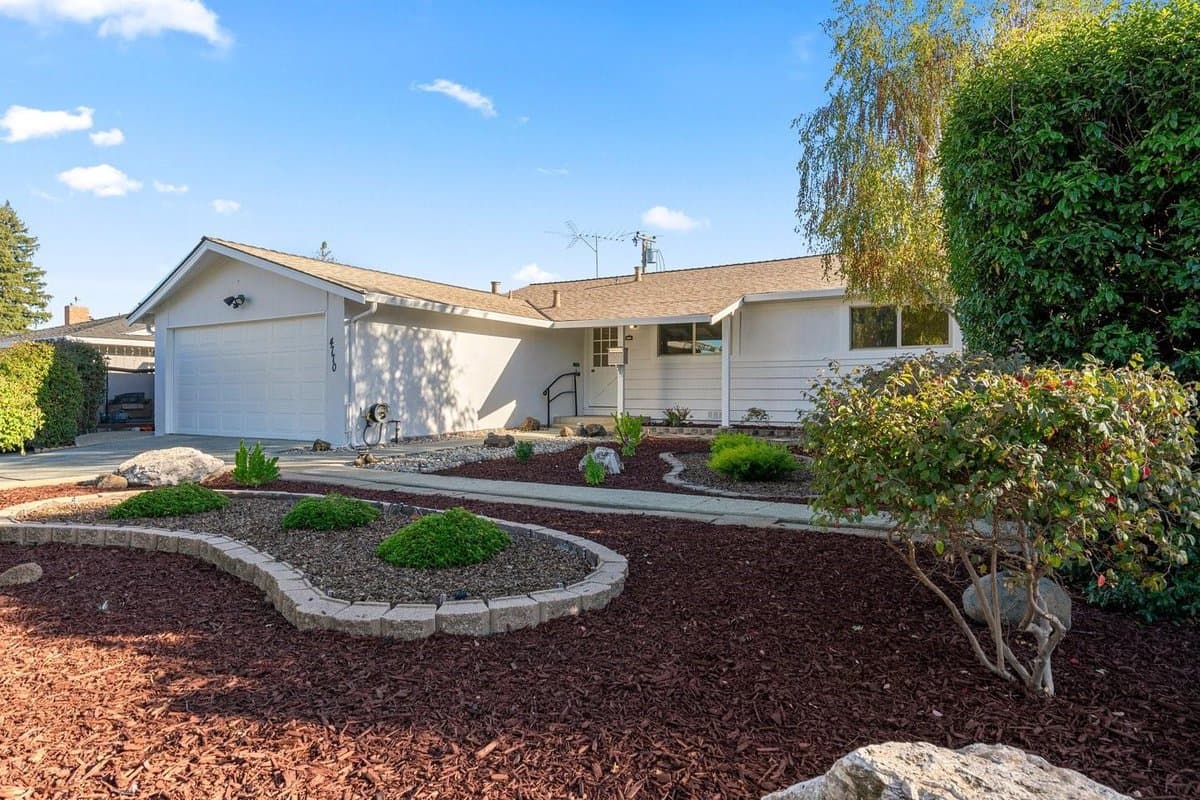 4770 London Drive - Photo 4