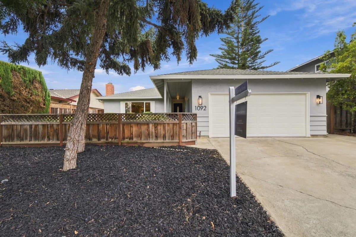 1092 Polk Avenue - Photo 1