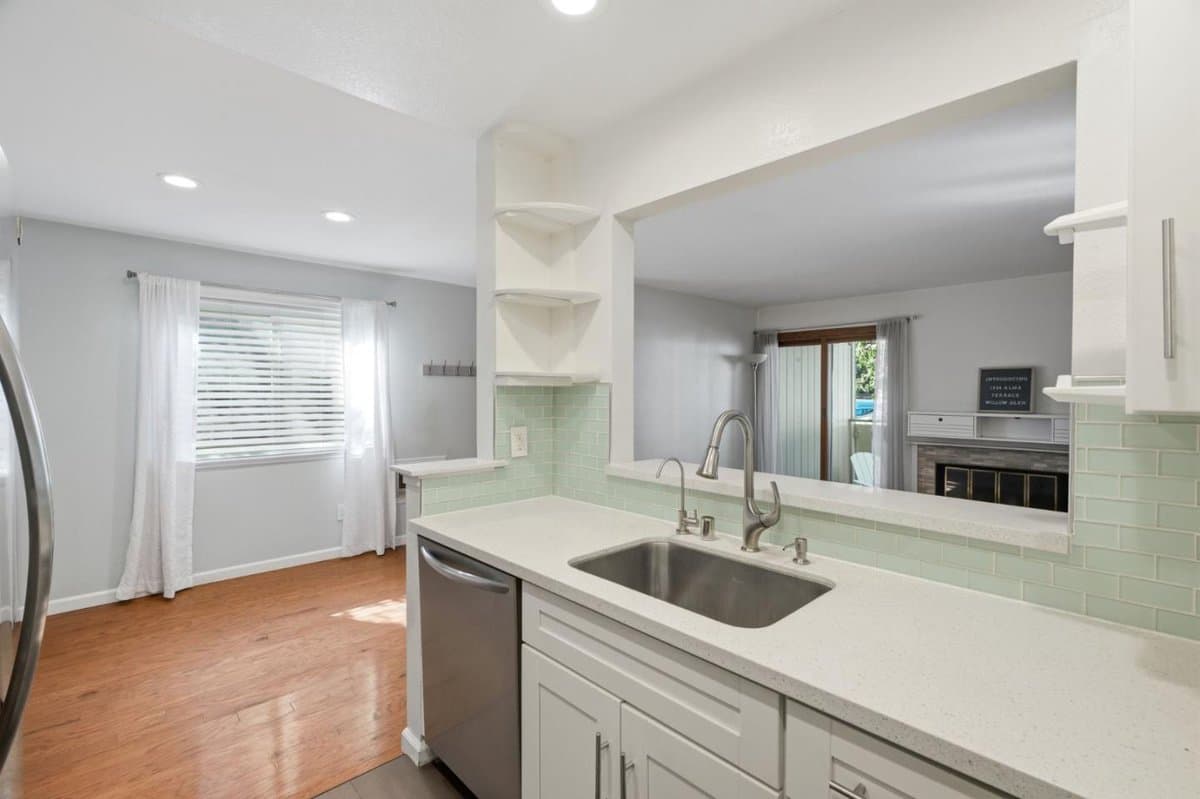 1534 Alma Terrace - Photo 2
