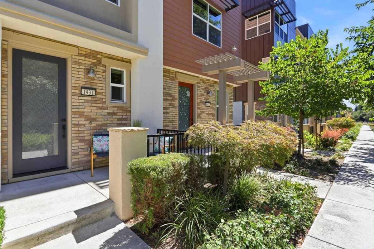 1931 Nevets Lane - Photo 3