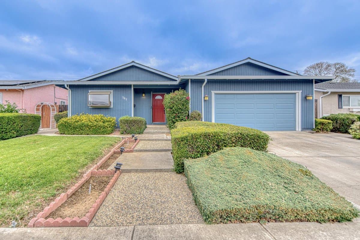 767 La Alondra Way - Photo 1
