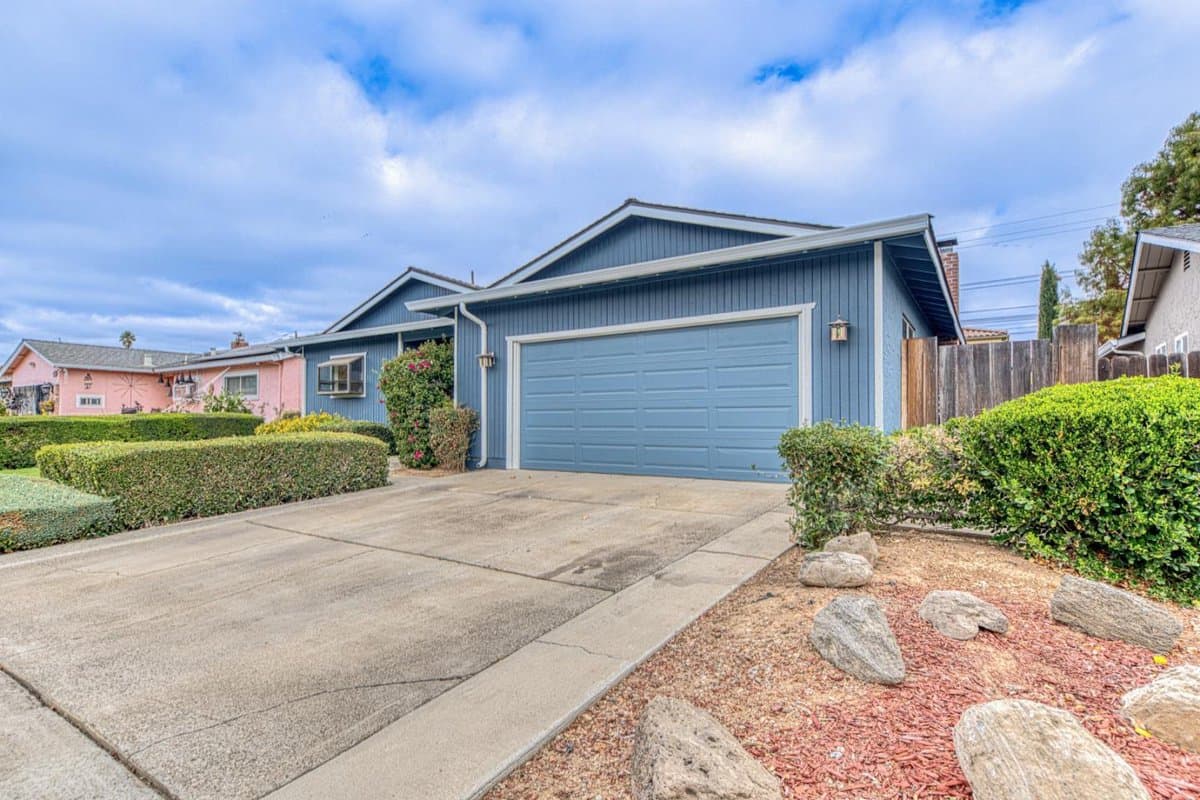 767 La Alondra Way - Photo 3