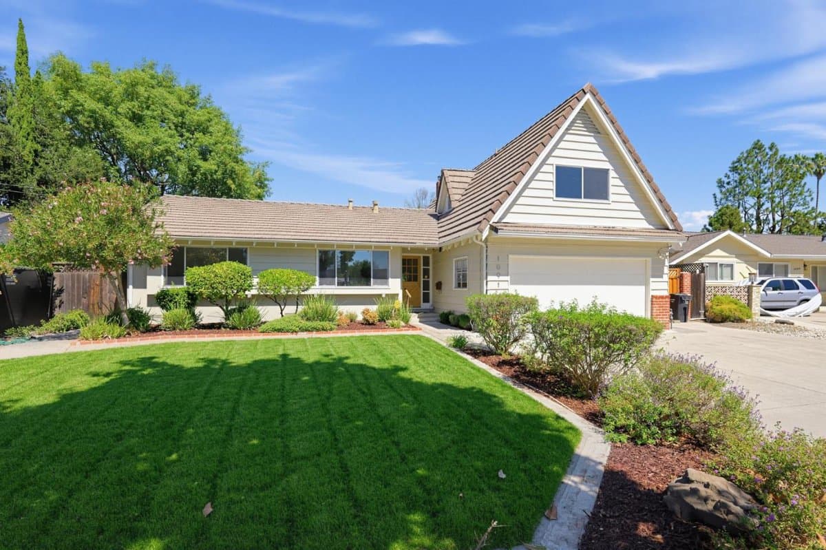 1091 Rockefeller Drive - Photo 2