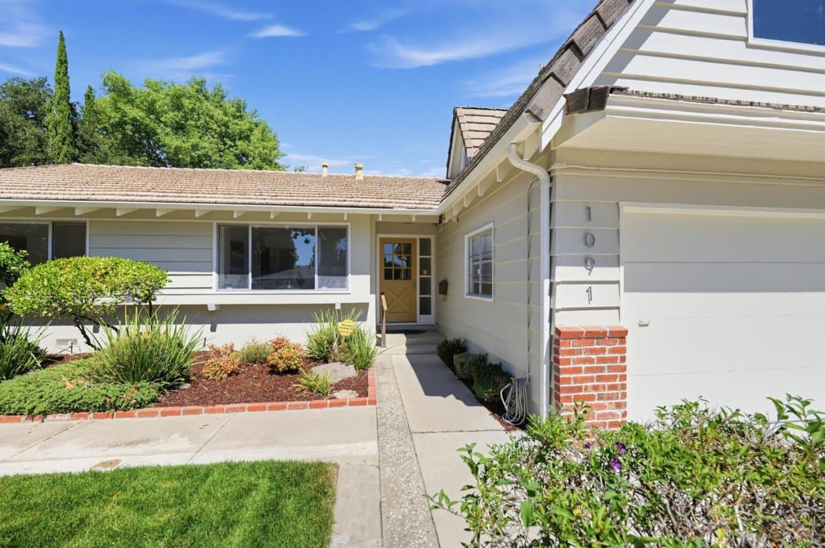 1091 Rockefeller Drive - Photo 5
