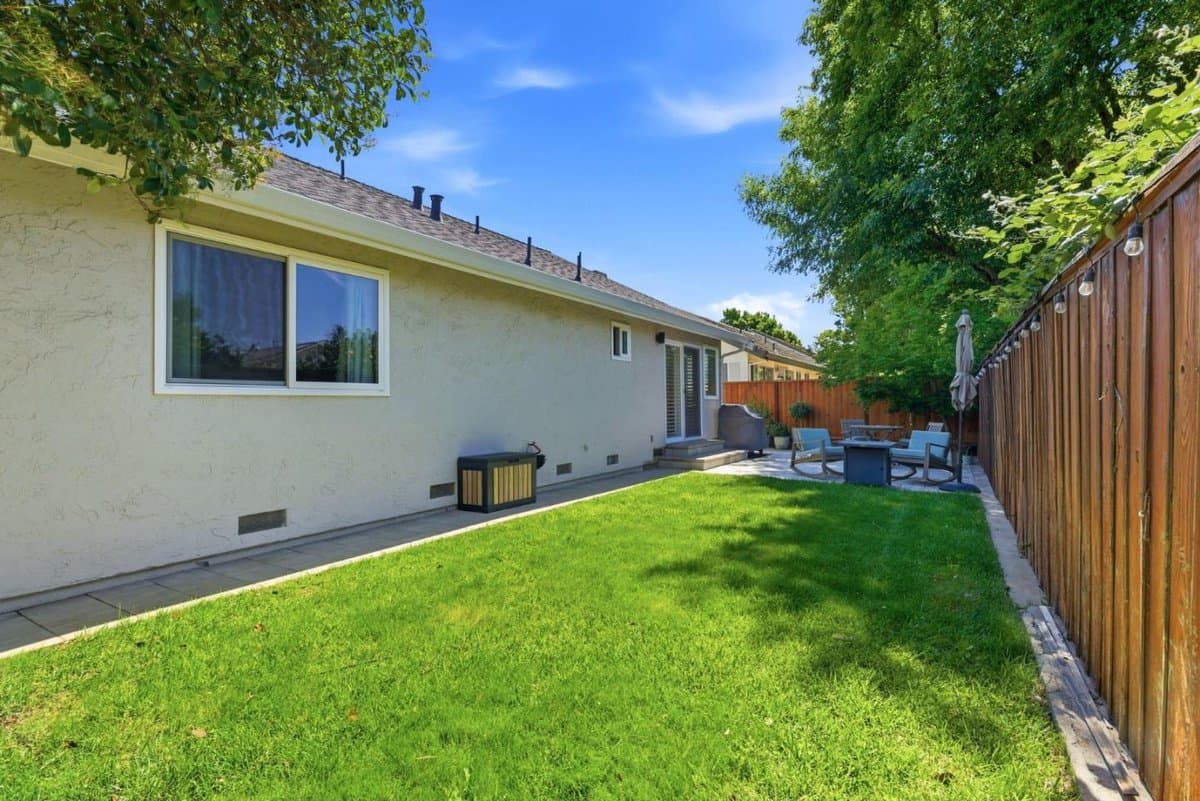 145 Berkshire Drive - Photo 3
