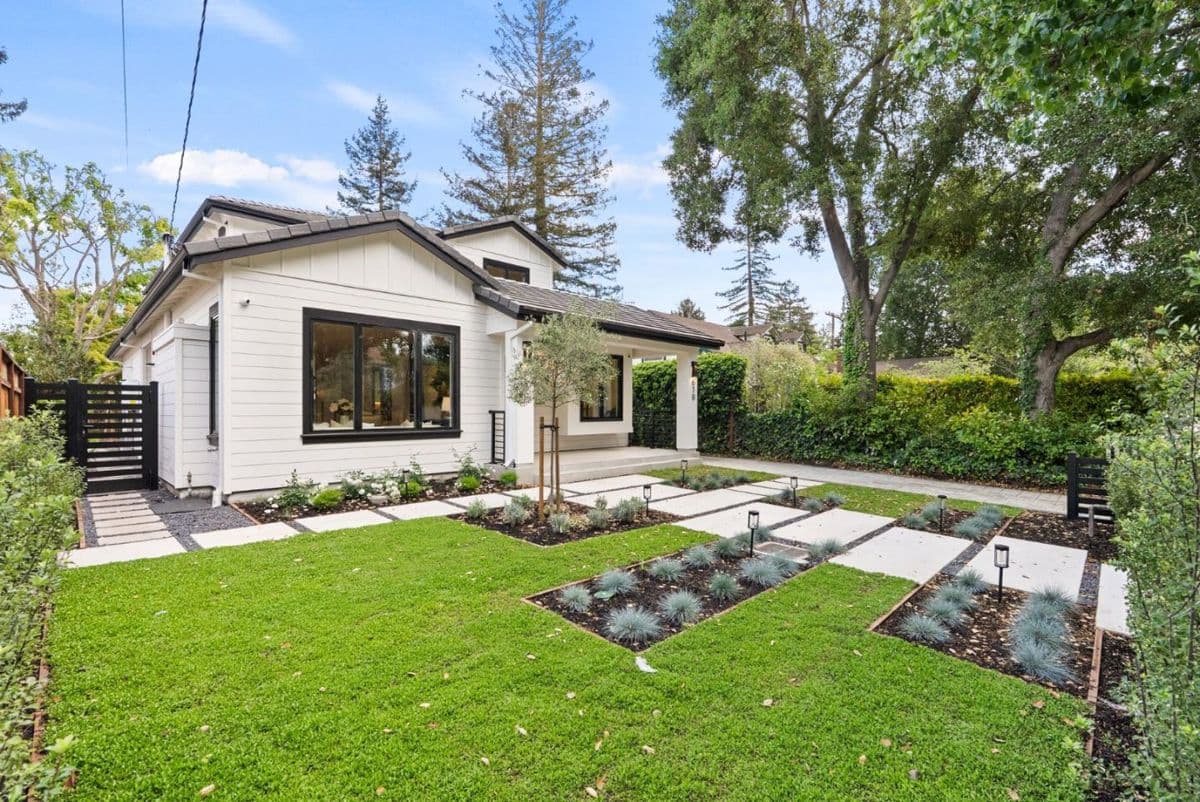 618 Tennyson Avenue - Photo 2