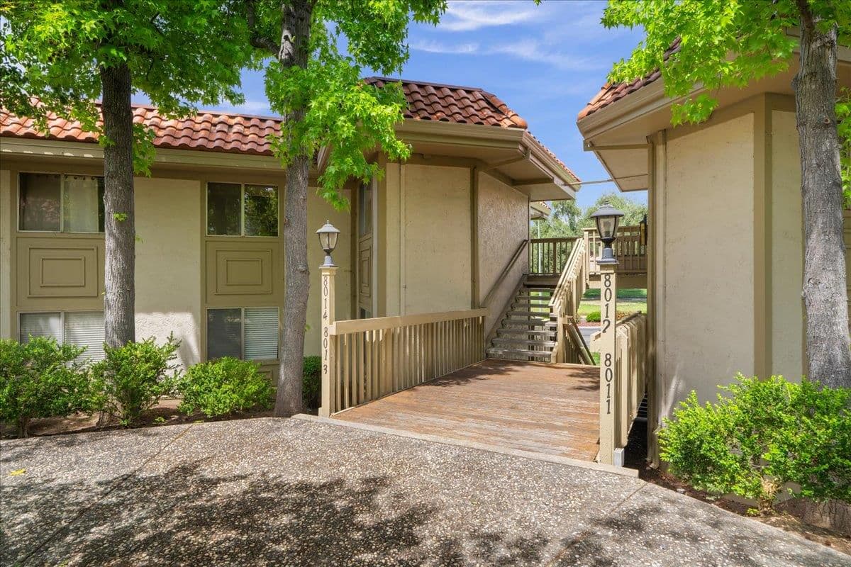 8014 Pinot Noir Court - Photo 3