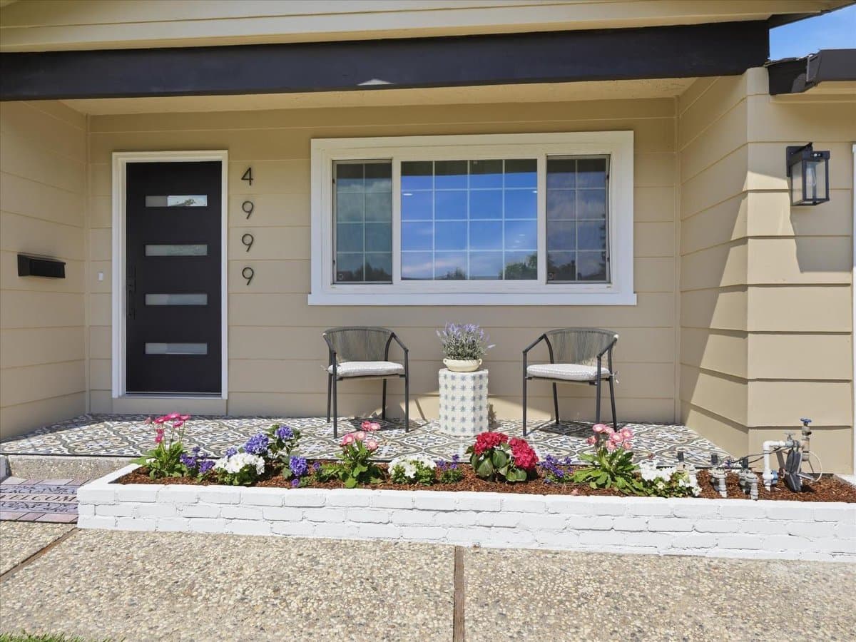 4999 Massachusetts Drive - Photo 2