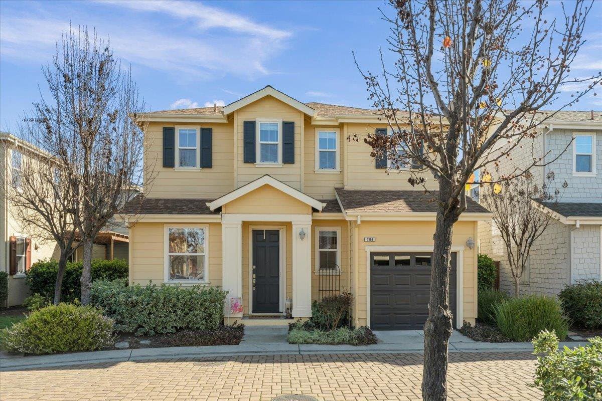 704 Tennyson Drive - Photo 2