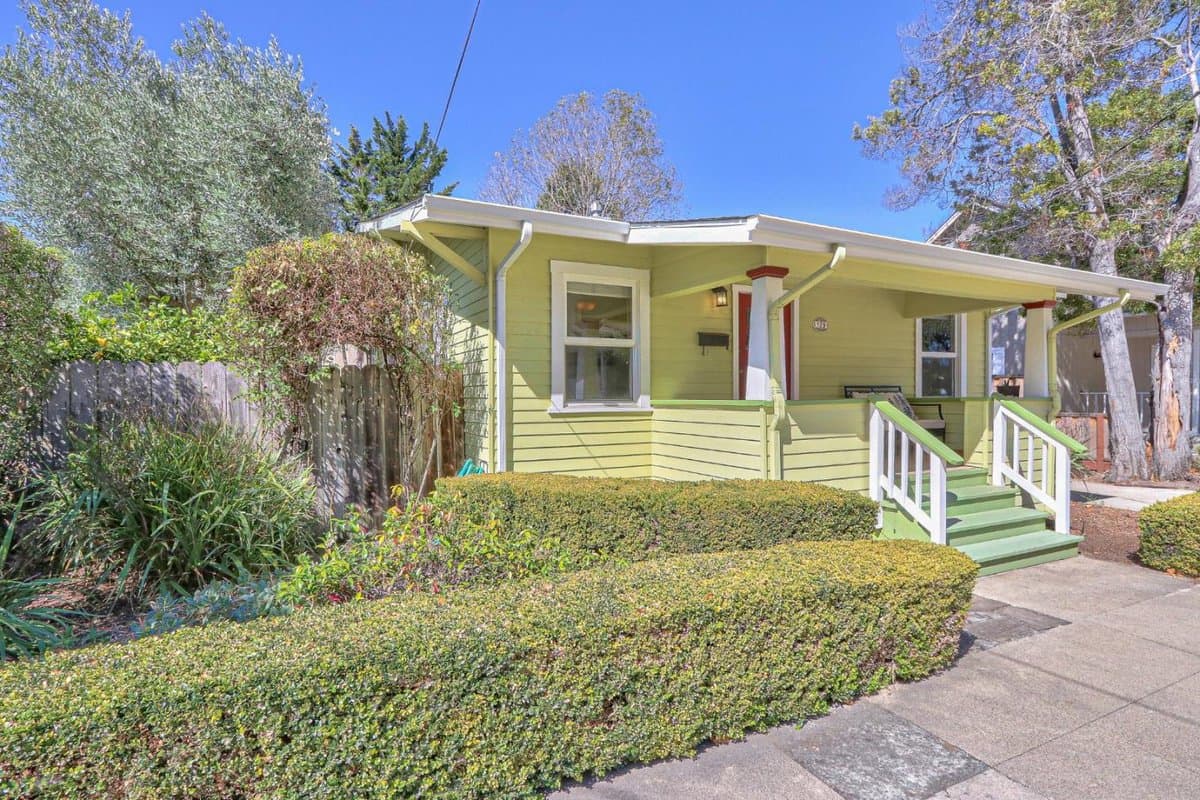 129 May Avenue - Photo 2