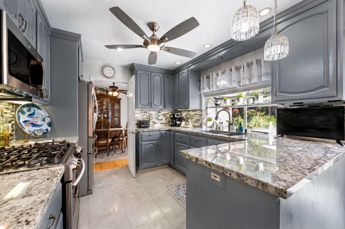 2226 Ruby Avenue - Photo 4