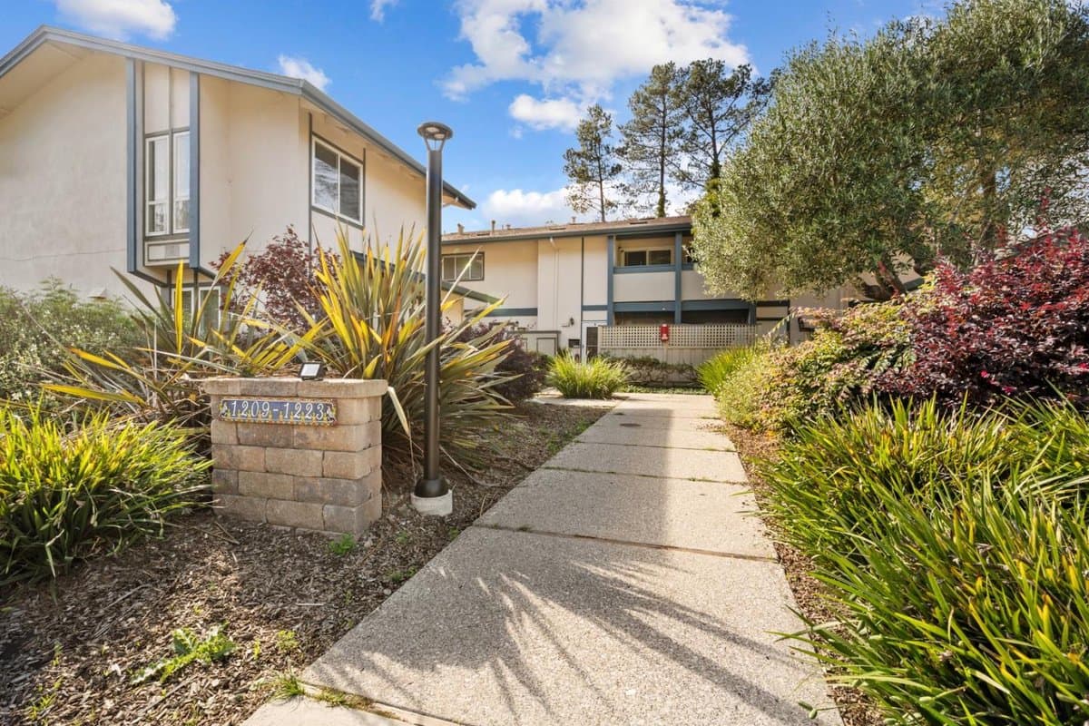 1213 Terra Nova Boulevard - Photo 1
