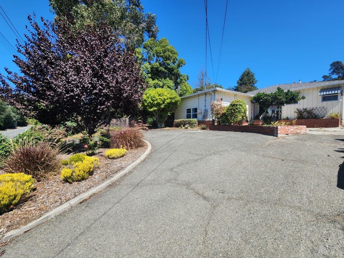568 Admiral Callaghan Lane - Photo 2
