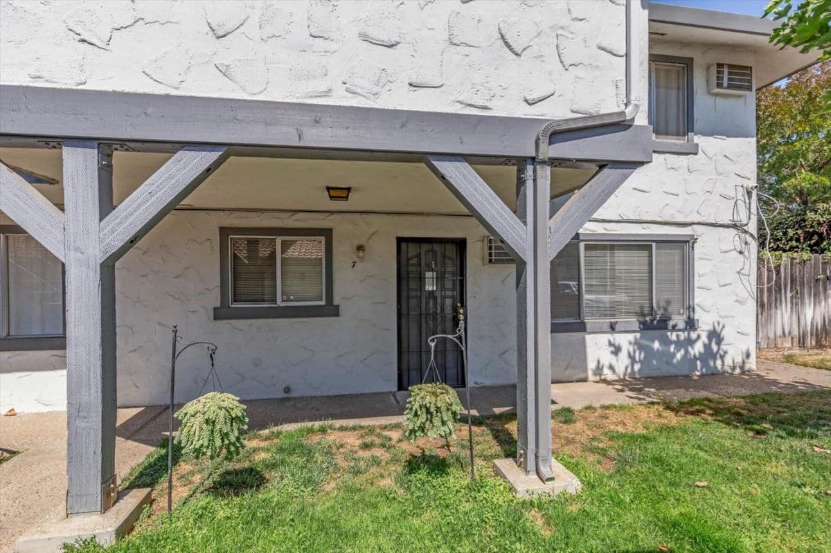 1271 Juniper Drive #7 - Photo 2
