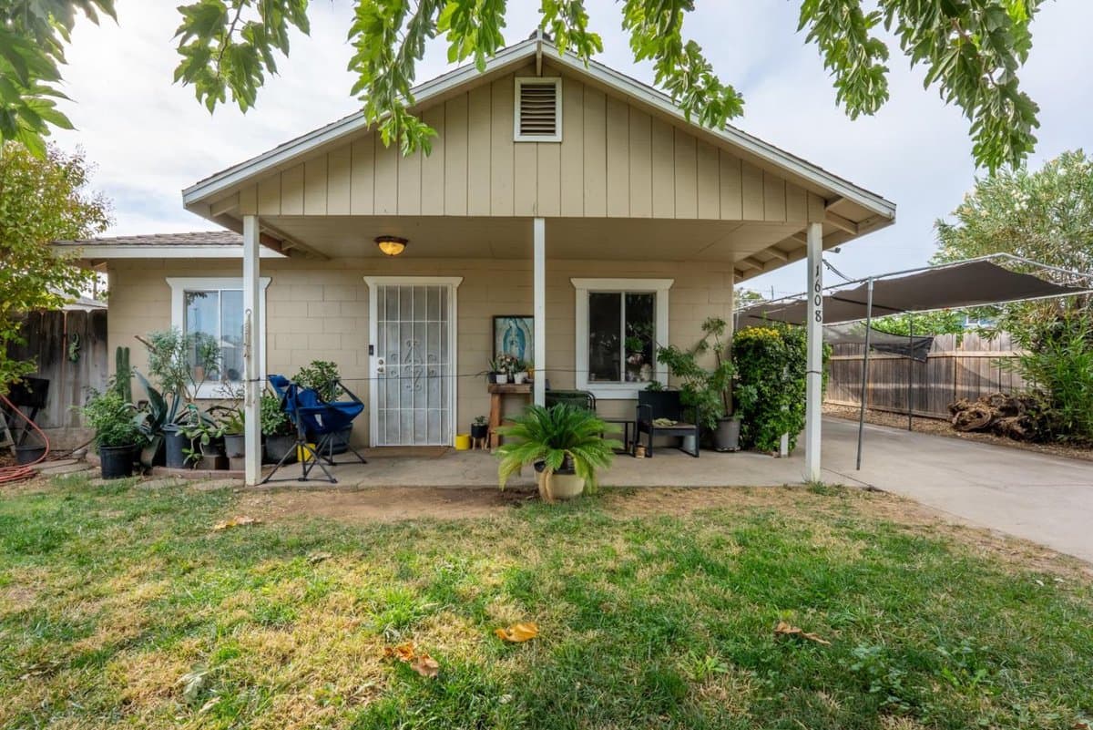 1608 Woodworth Avenue - Photo 1