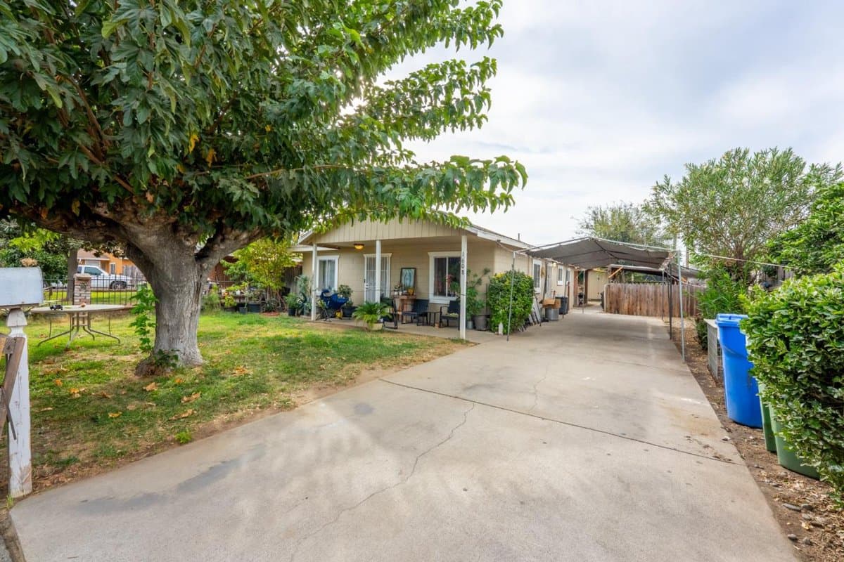 1608 Woodworth Avenue - Photo 2