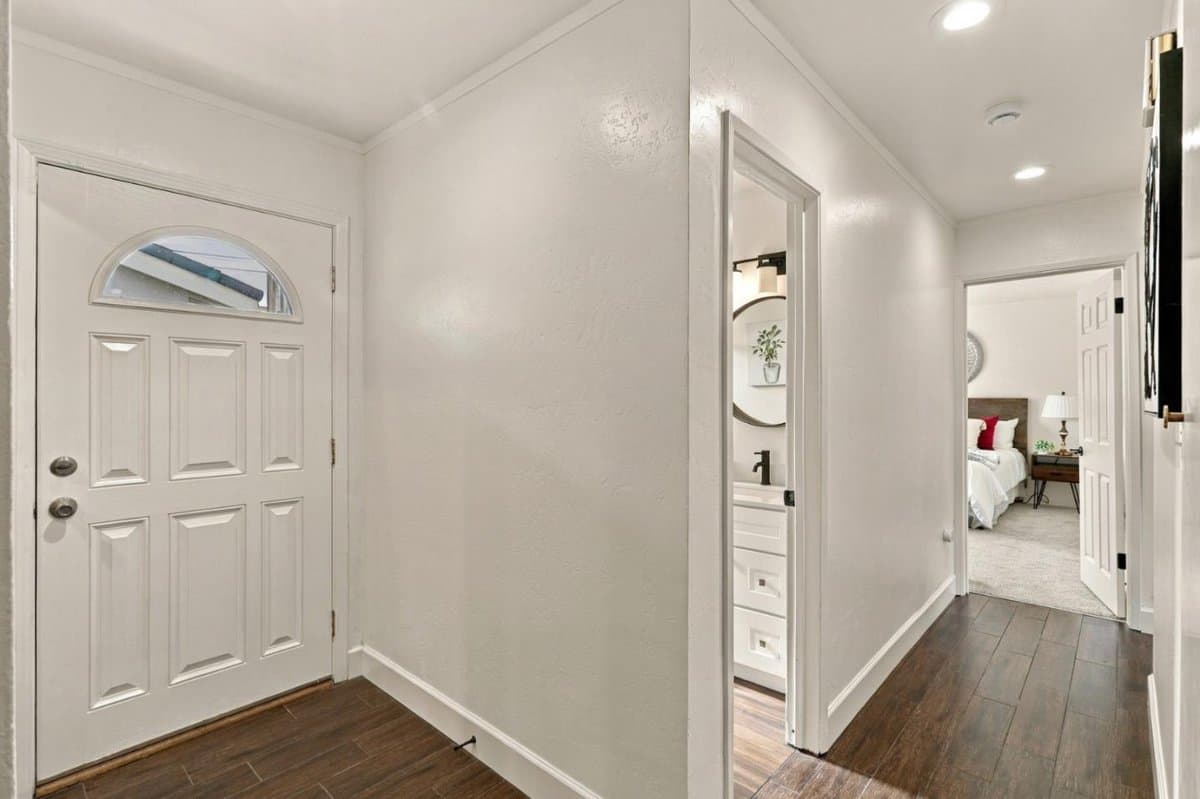 984 Hobie Lane - Photo 4
