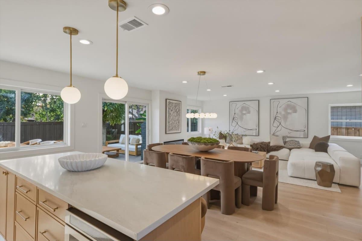 898 Hummingbird Drive - Photo 2