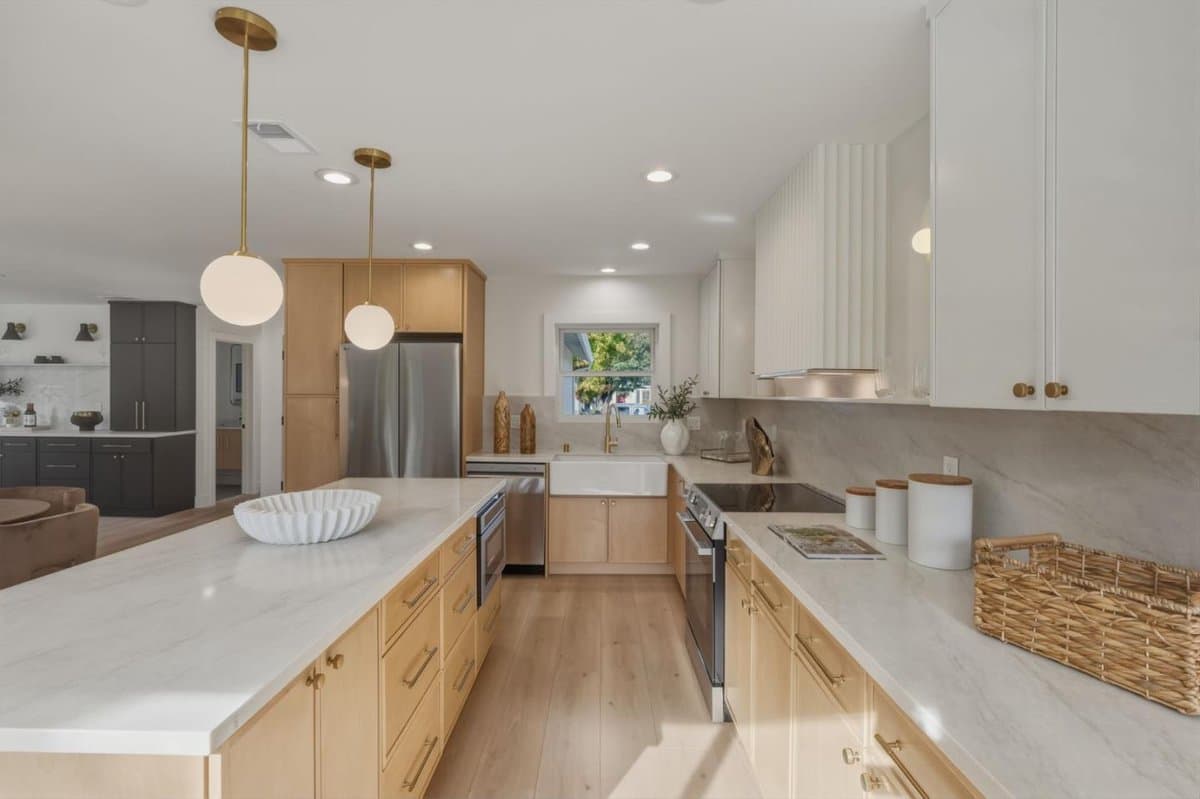 898 Hummingbird Drive - Photo 3