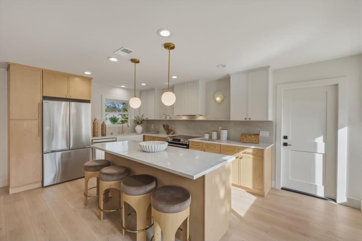 898 Hummingbird Drive - Photo 4