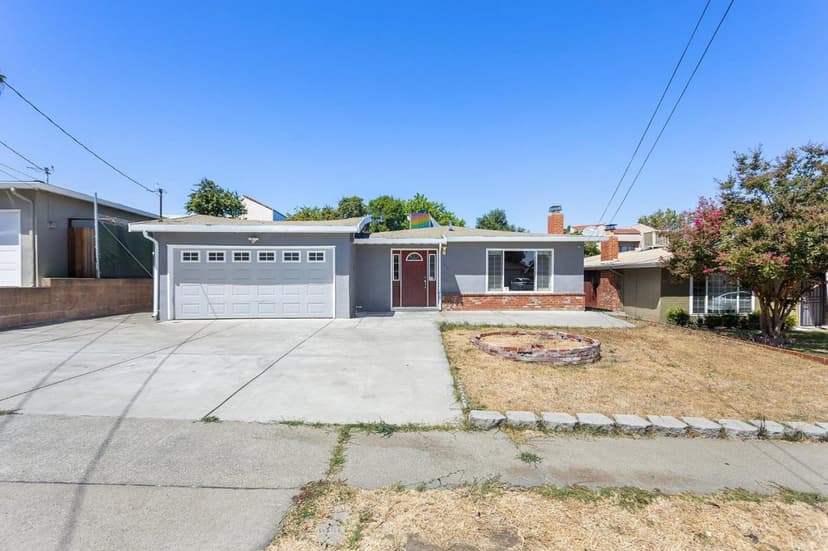 2810 Center Lane - Photo 1 of 8