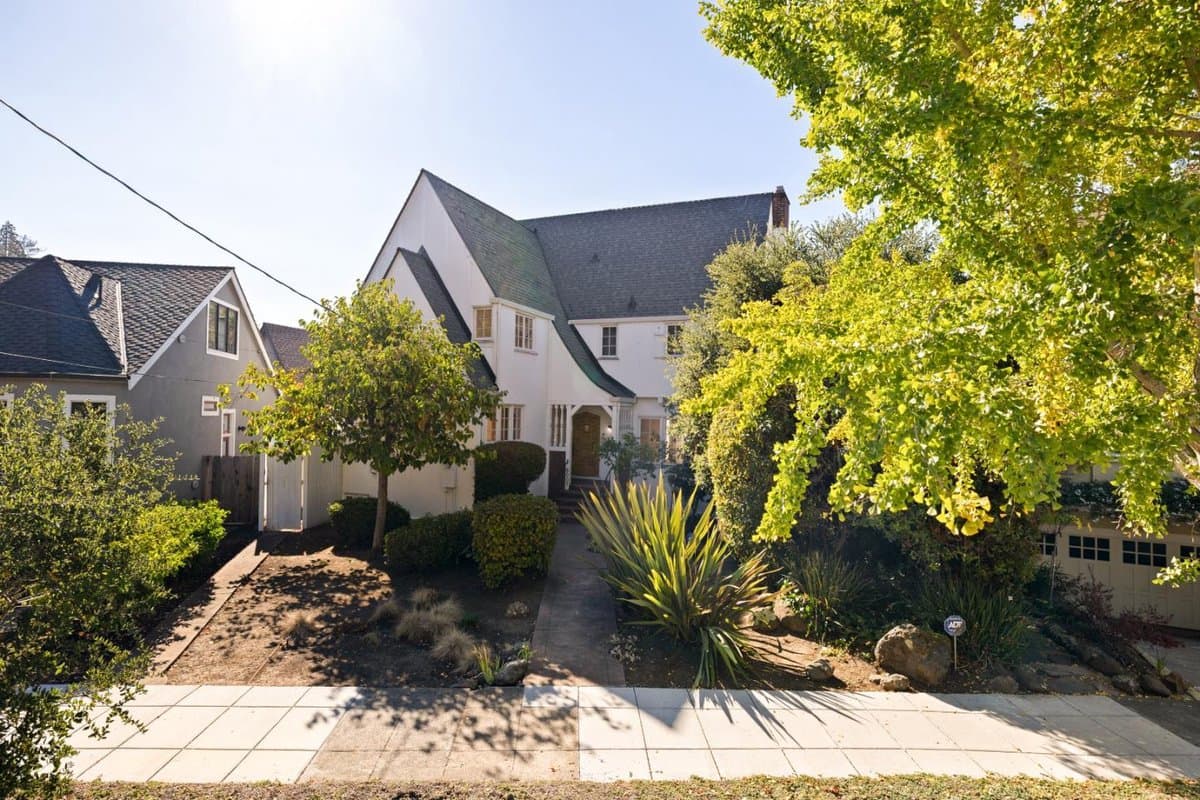 6007 Rockridge Boulevard - Photo 2