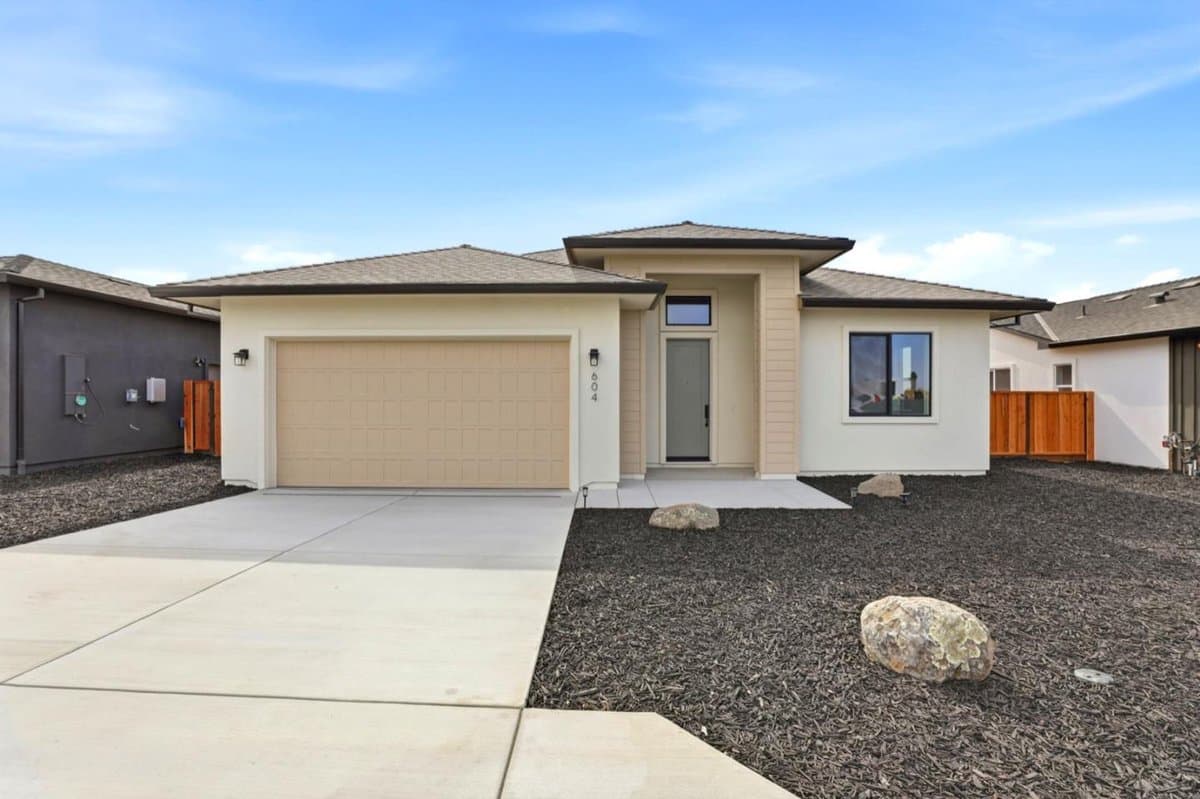 604 Fulton Way - Photo 1