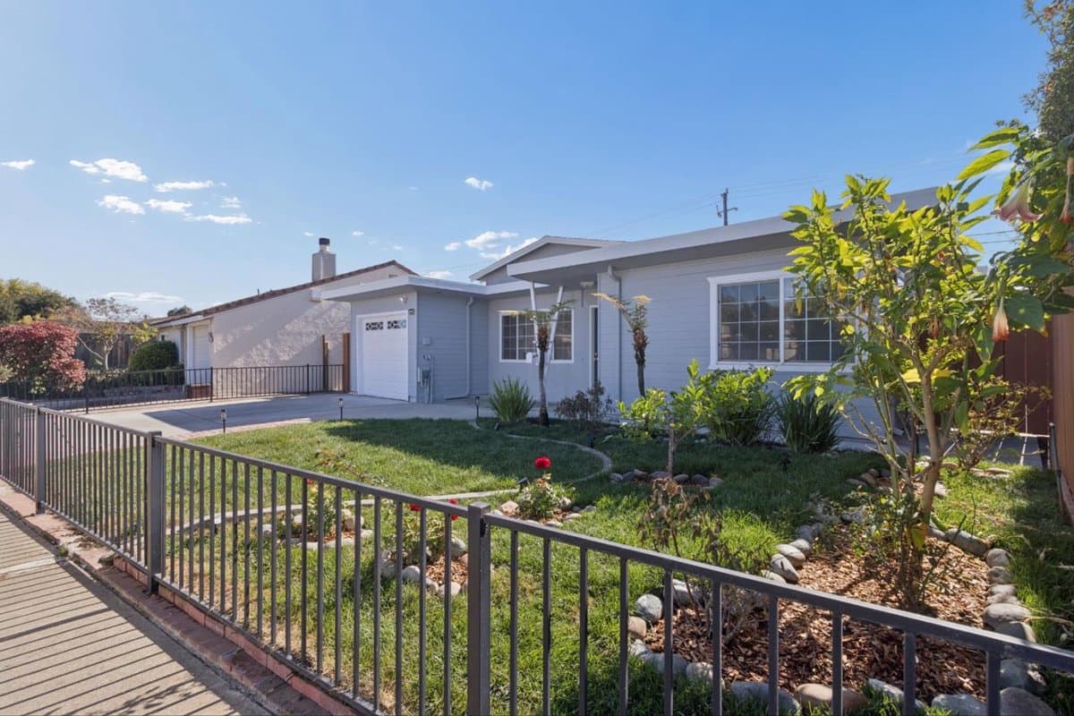 1408 Royal Avenue - Photo 3