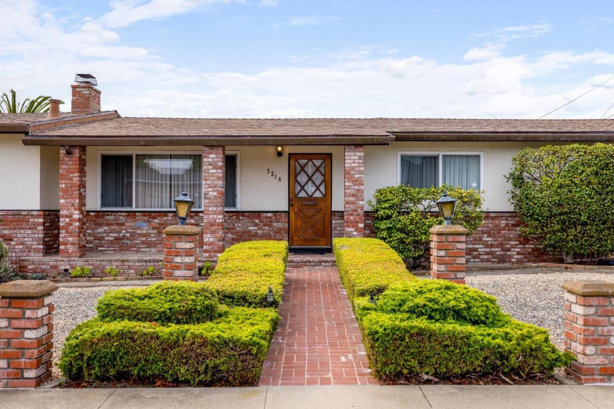 3216 Vista Del Camino - Photo 2