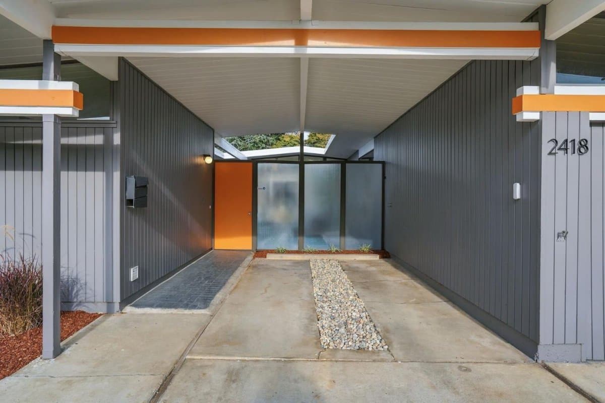 2418 Fairglen Drive - Photo 2