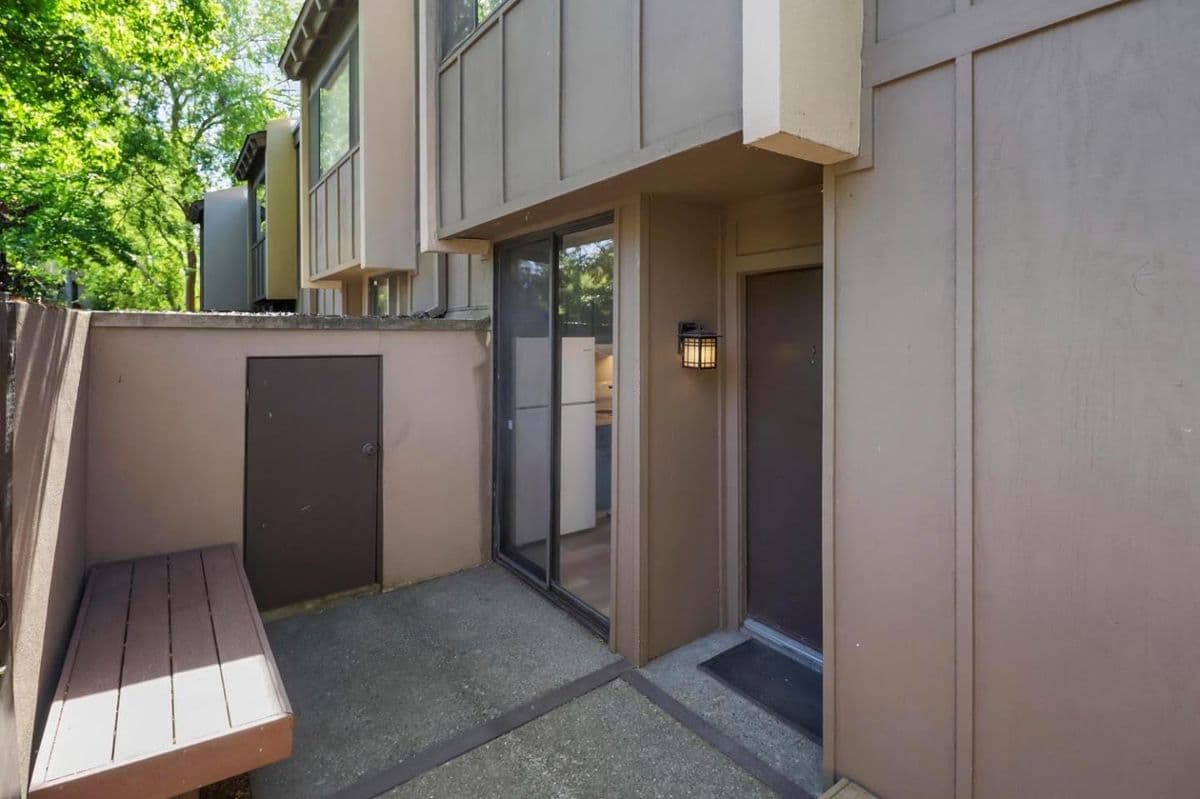 701 Woodside Lane #4 - Photo 2