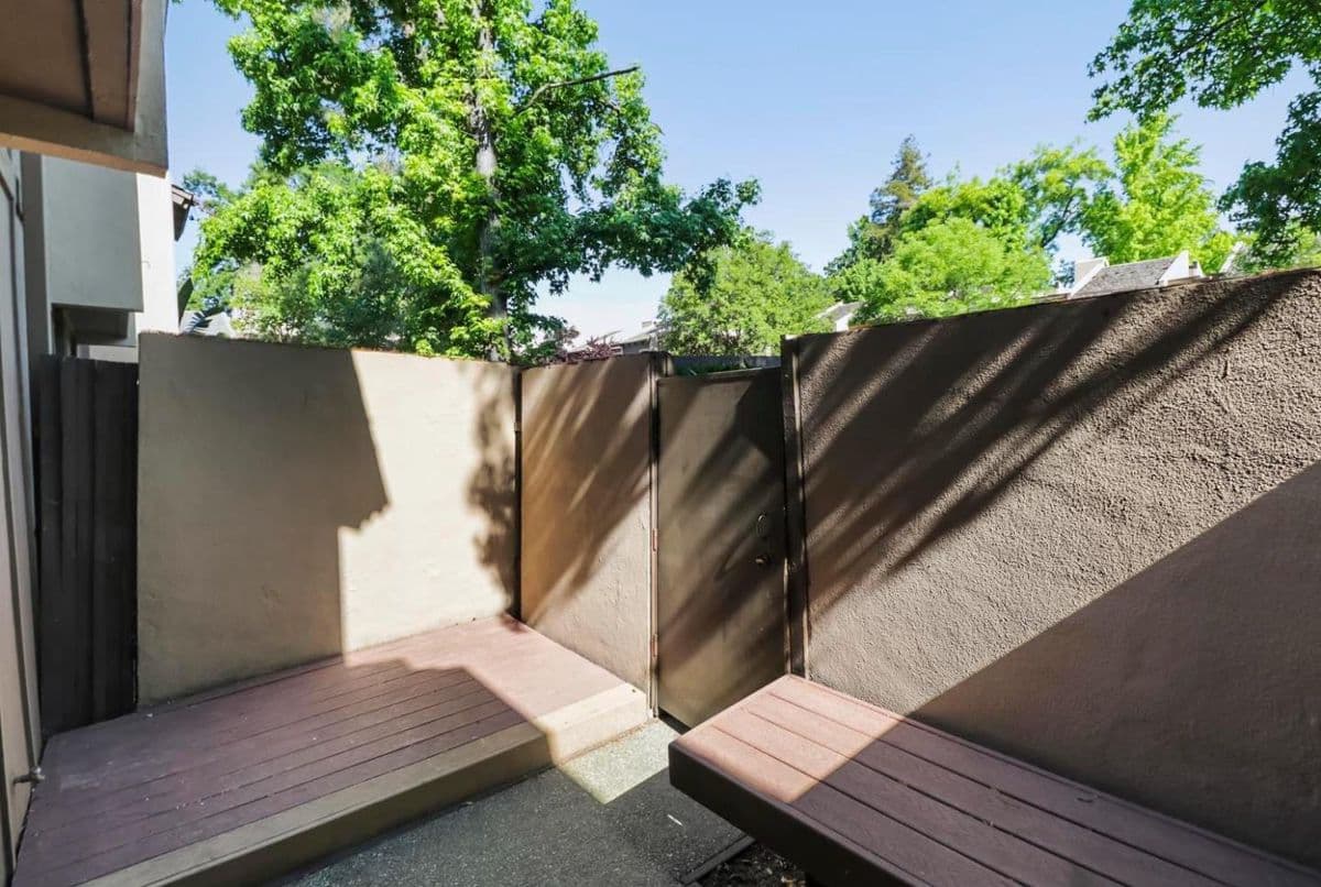 701 Woodside Lane #4 - Photo 3