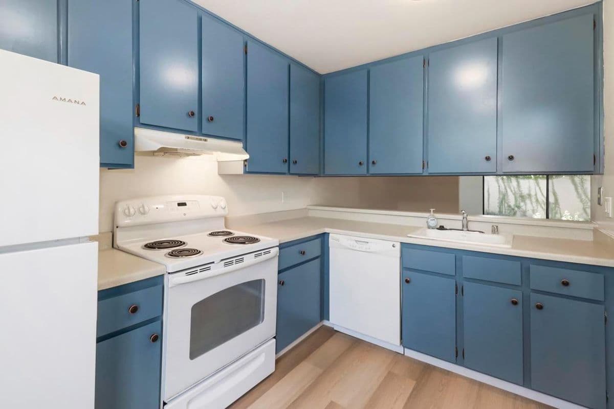 701 Woodside Lane #4 - Photo 4