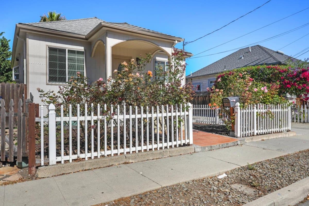 183 Rainier Street - Photo 2